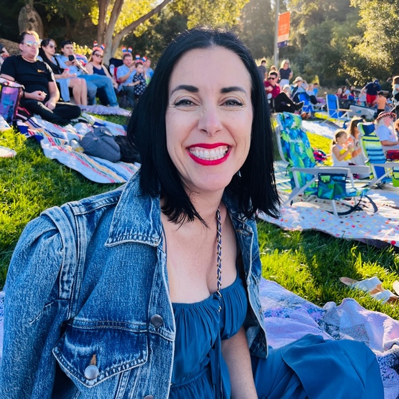 Meet your Posher, Candice - Picture 1 of 1